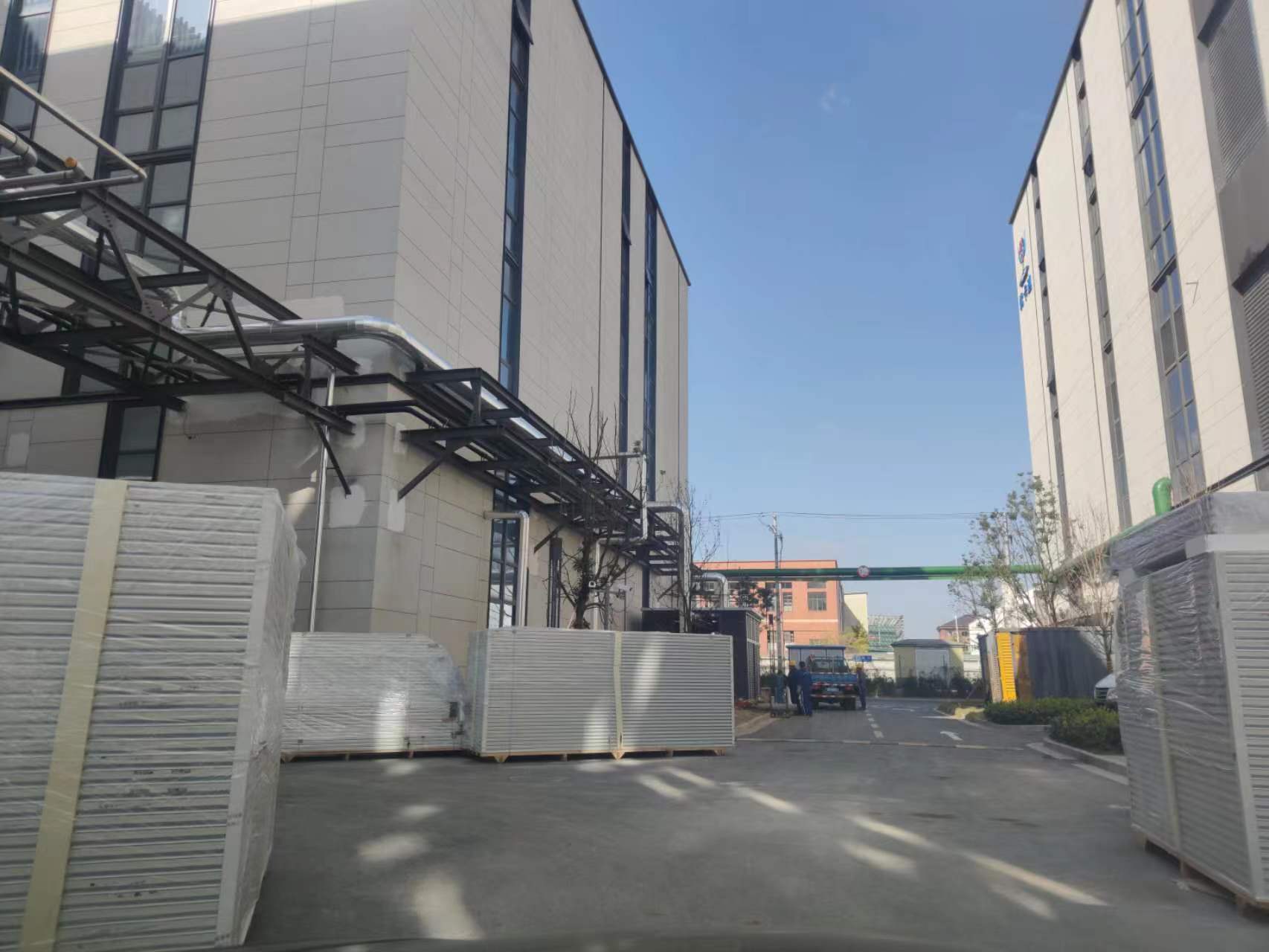 凈化車間裝修風(fēng)管安裝施工圖片