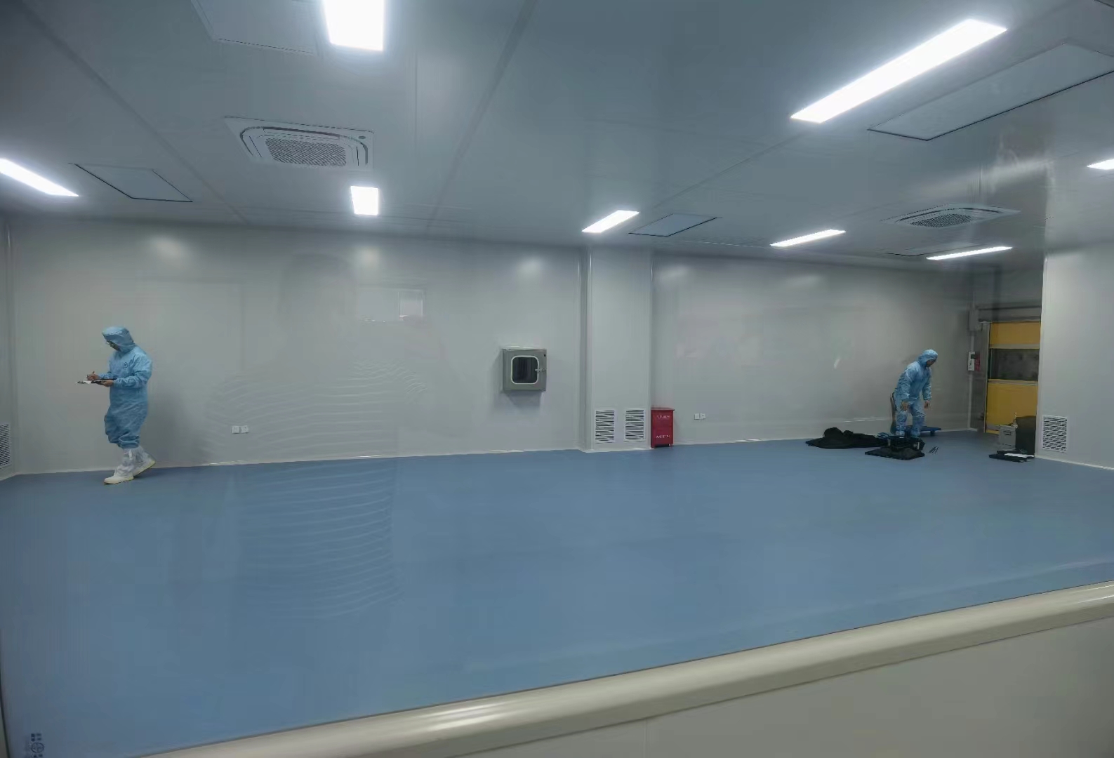 萬級潔凈室裝修圖片