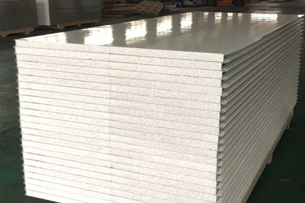機制硅巖夾芯板